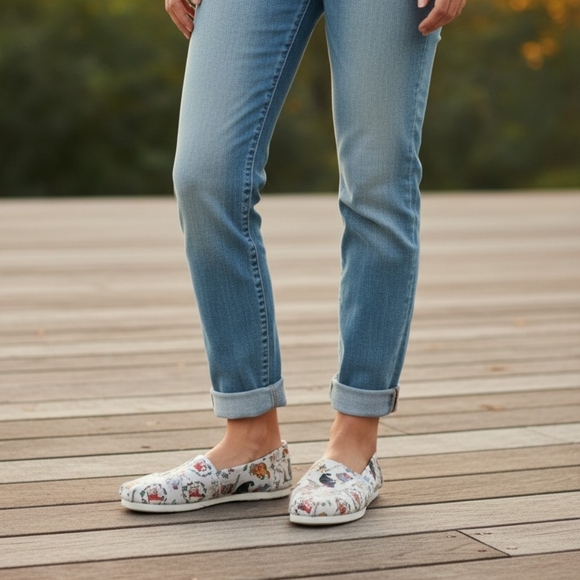 Toms Shoes - Toms Holiday Cat Slip Ons sz 7